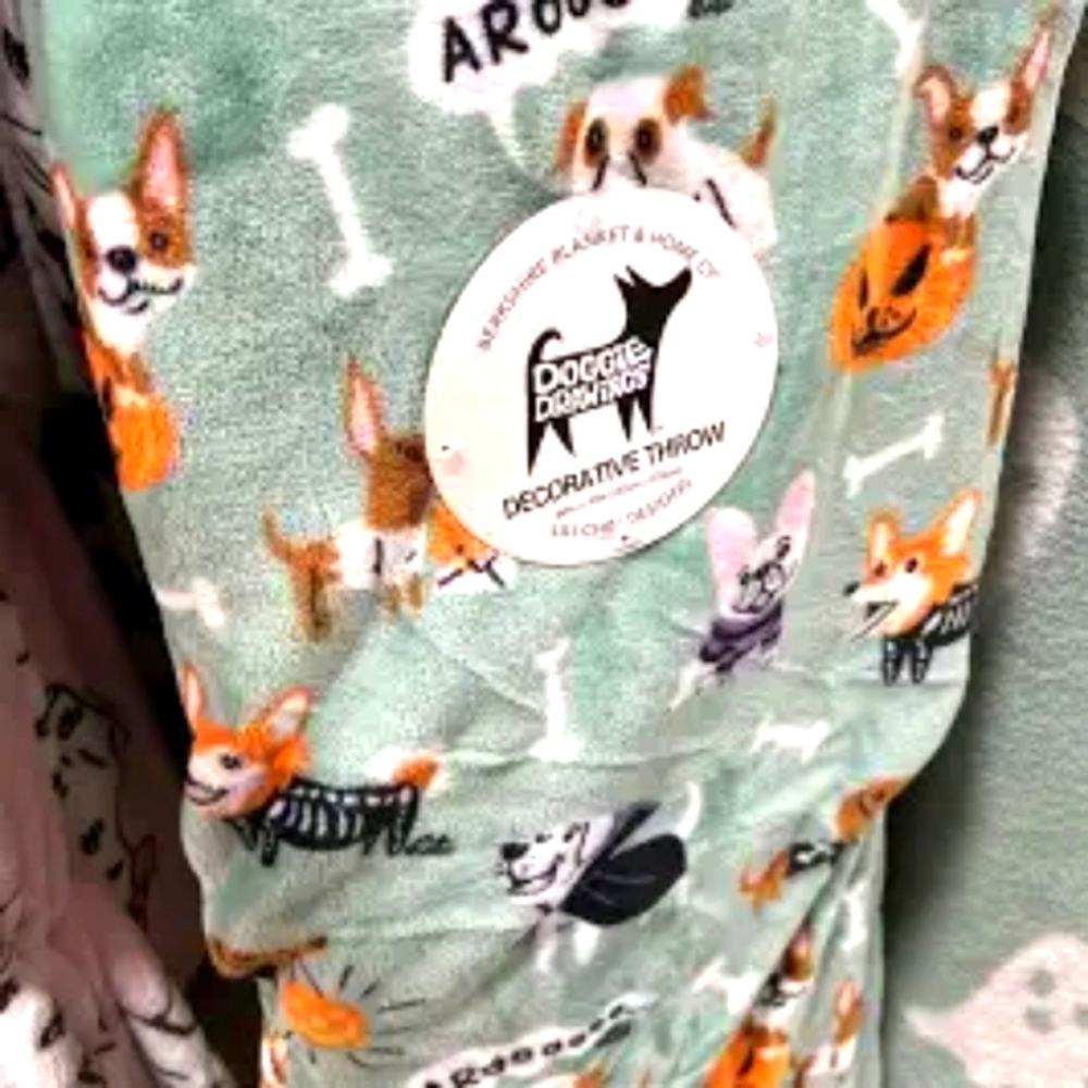 Berkshire Halloween Dog Decorative Throw Blanket - Green